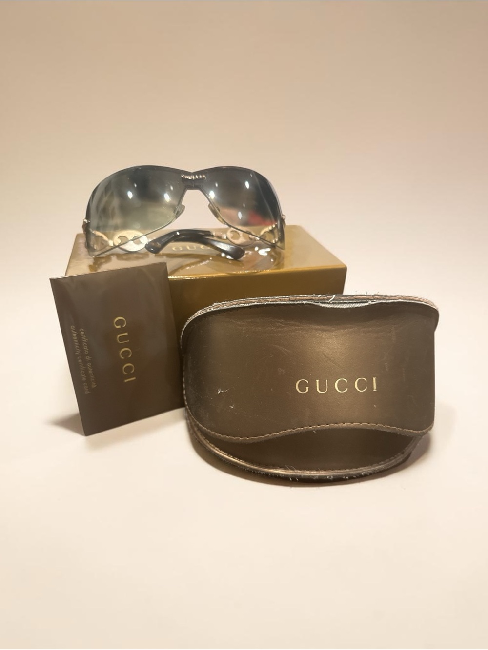 Gucci Gradient Lens Aviator Sunglasses in Smoke Gray